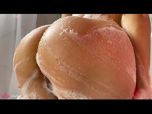 ❤️ Brunette Masturbates Pussy b'vibratur għal orga intens fid-doċċa ❤️❌ Porno f'mt.sitevox.top ❌️❤